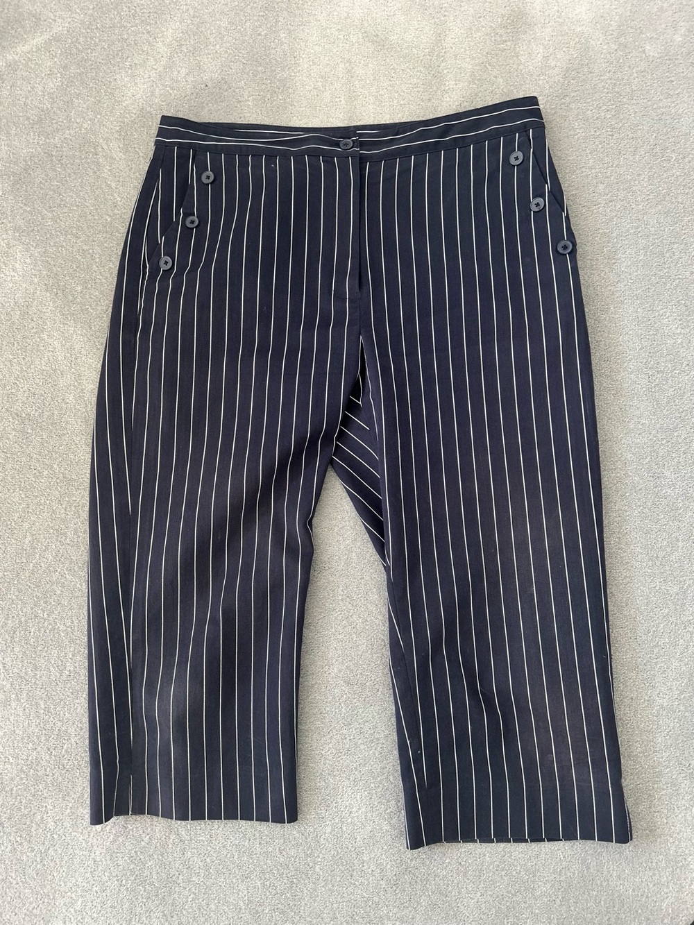 EP Pro Women Size 12 Blue Pinstripe Golf Capri Pants